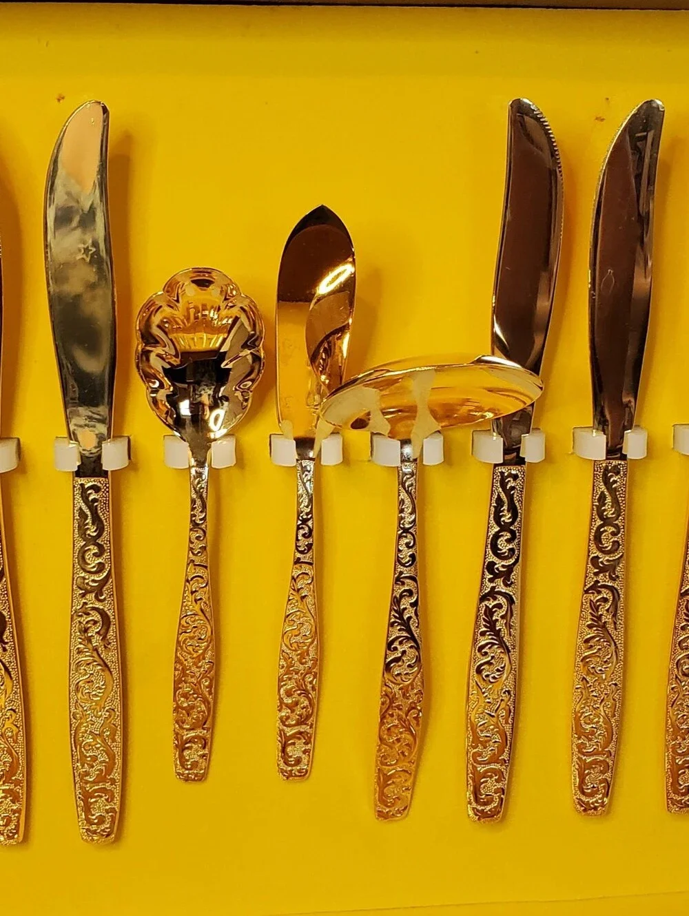 International Silver Americana Golden Heritage 44 Pc Gold Tone Flatware Set Serv